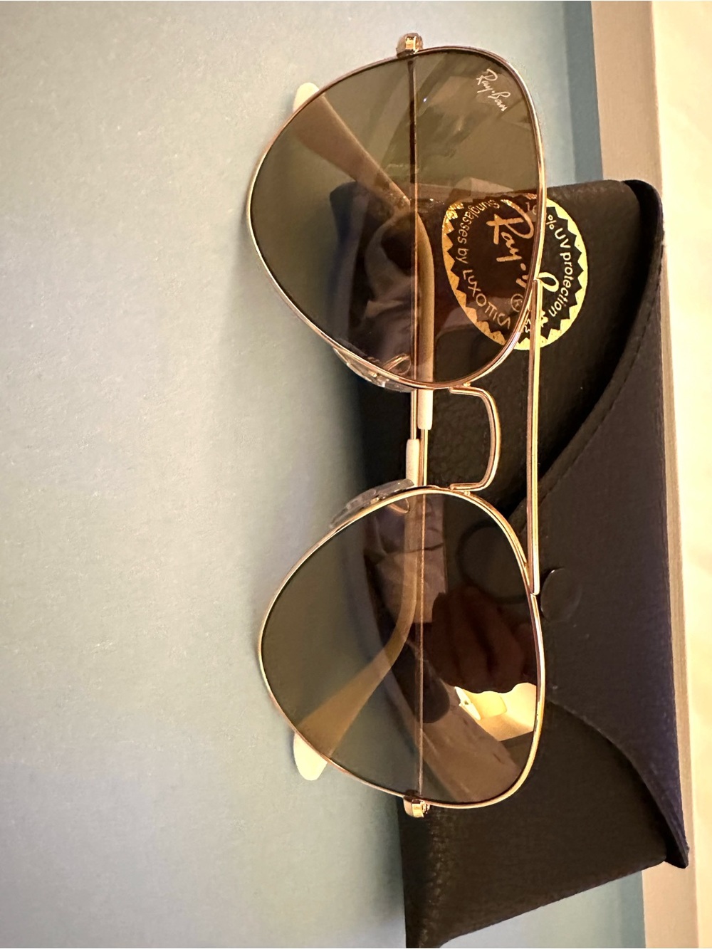 Ray-Ban Gold Aviator Sunglasses with Brown Gradient Lenses